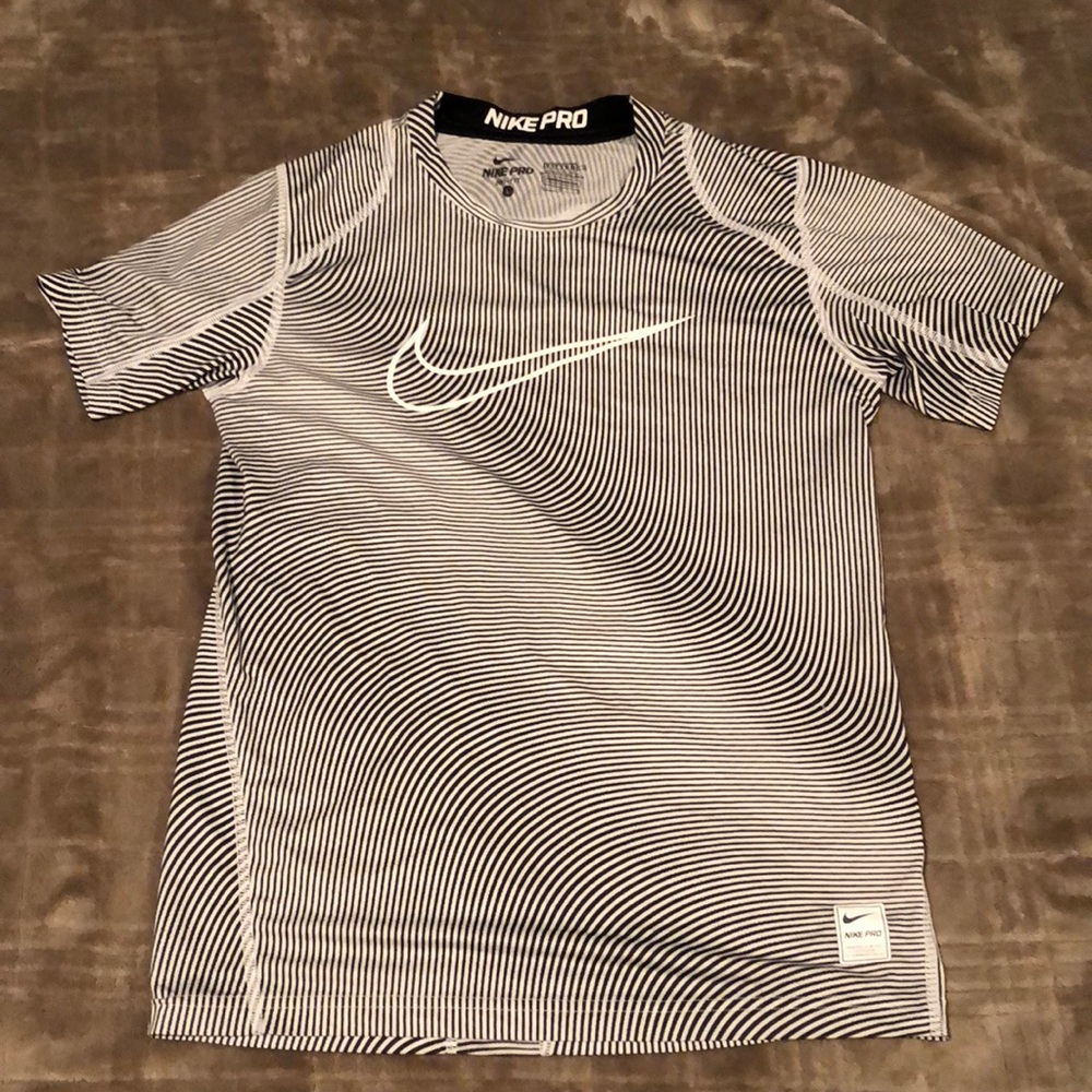 Nike Pro Large Shirt